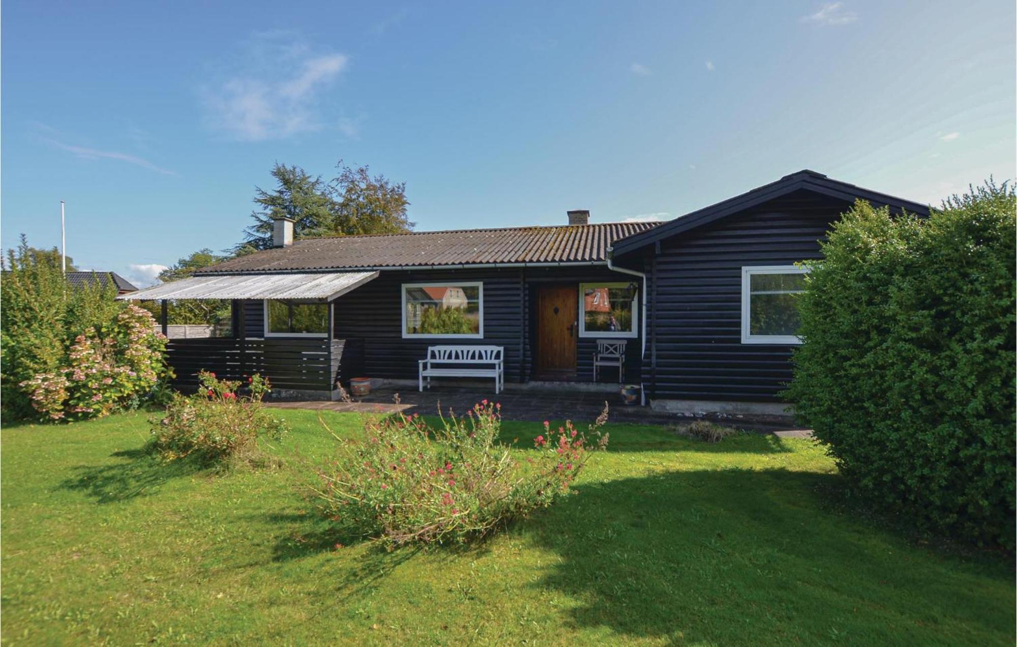 Stunning Home In Augustenborg With Kitchen Exterior foto